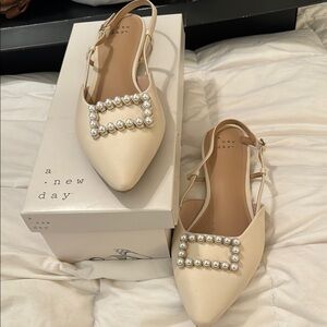 A New Day Cream Slingback Flats with Pearl Detail embellishment 8.5